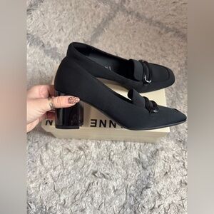 Women's Toni Stretch Block Heel Tailored Pumps